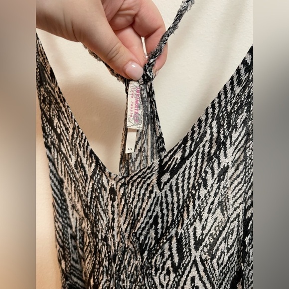 Free People - Intimates - Women’s Black/White Distressed Printed Dress - Size S - Picture 2 of 6